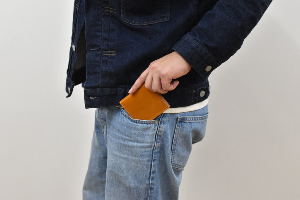 ポケットに入れても膨らまない財布が欲しい！どんなサイズが最適？│革
