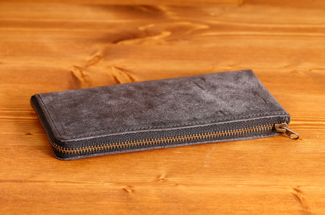 長財布は小さいが正義】厚み1cmの衝撃。「TIDY3.0」が長財布派の悩みを