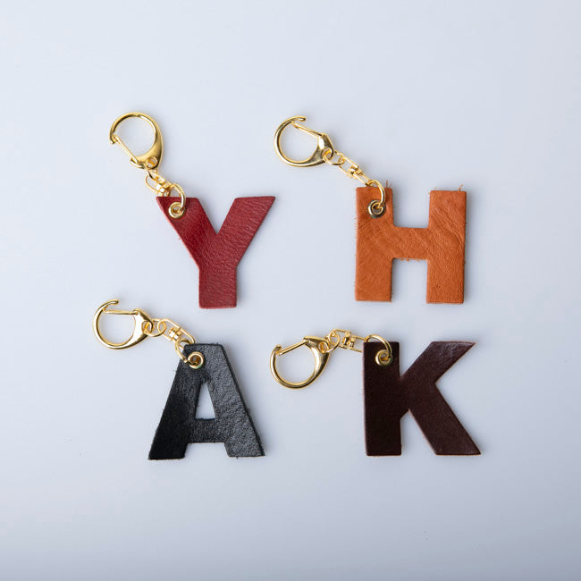 イニシャルキーホルダー4つ