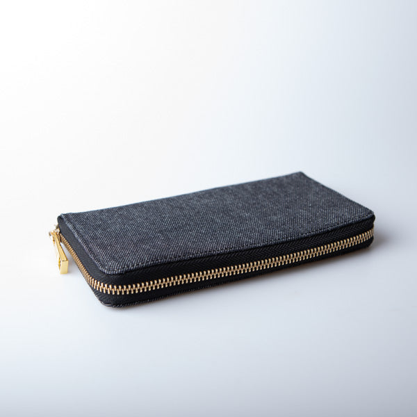 岡山デニム長財布を置いた写真