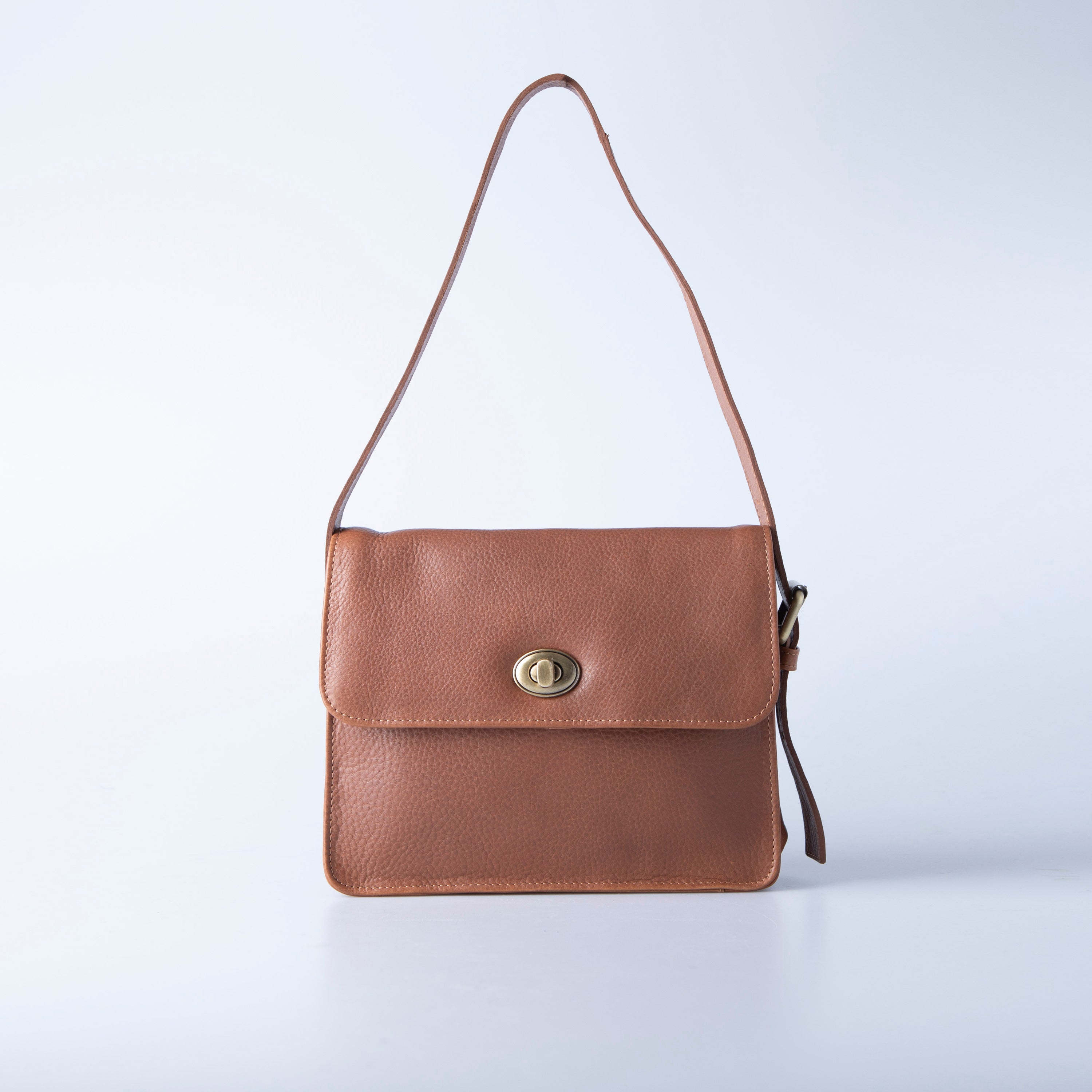 Aprila スクエア ショルダーバッグ ベジタブルタンニンレザー Mollis