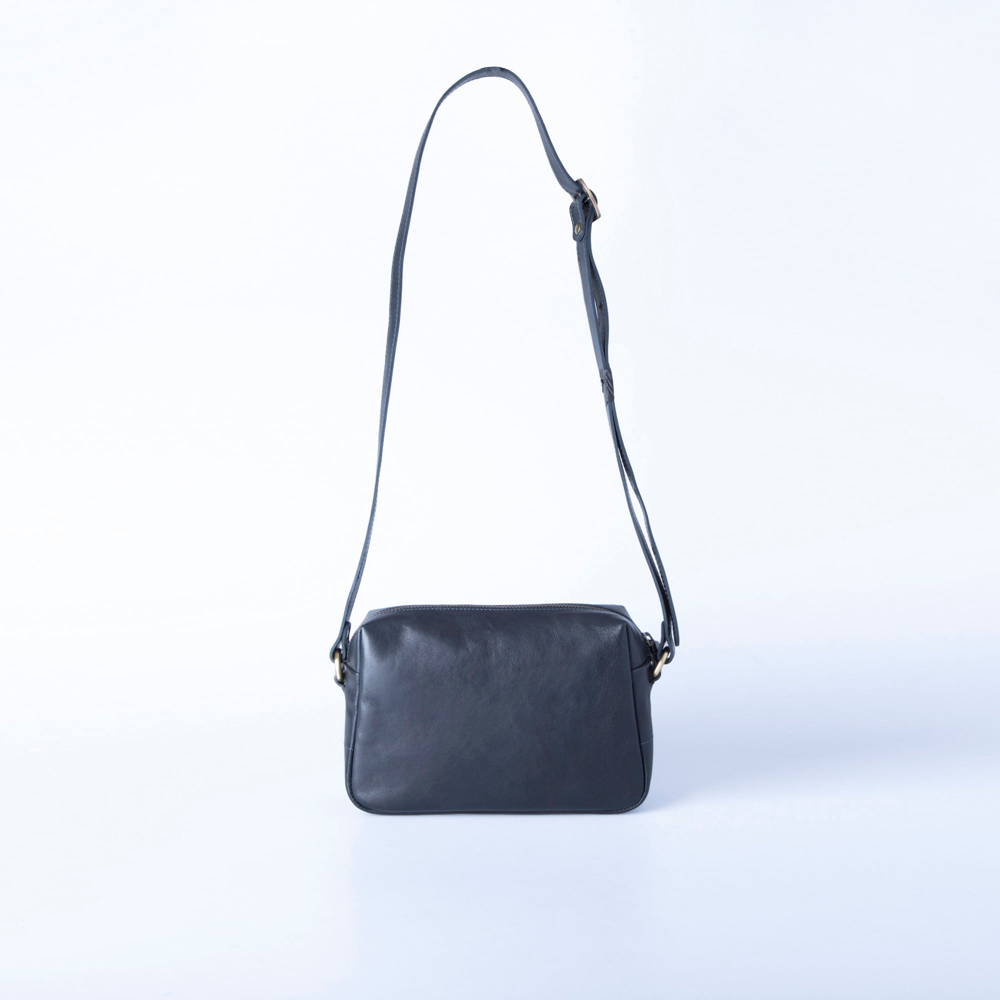 Virano ショルダーバッグ Lサイズ 斜めがけ Volta