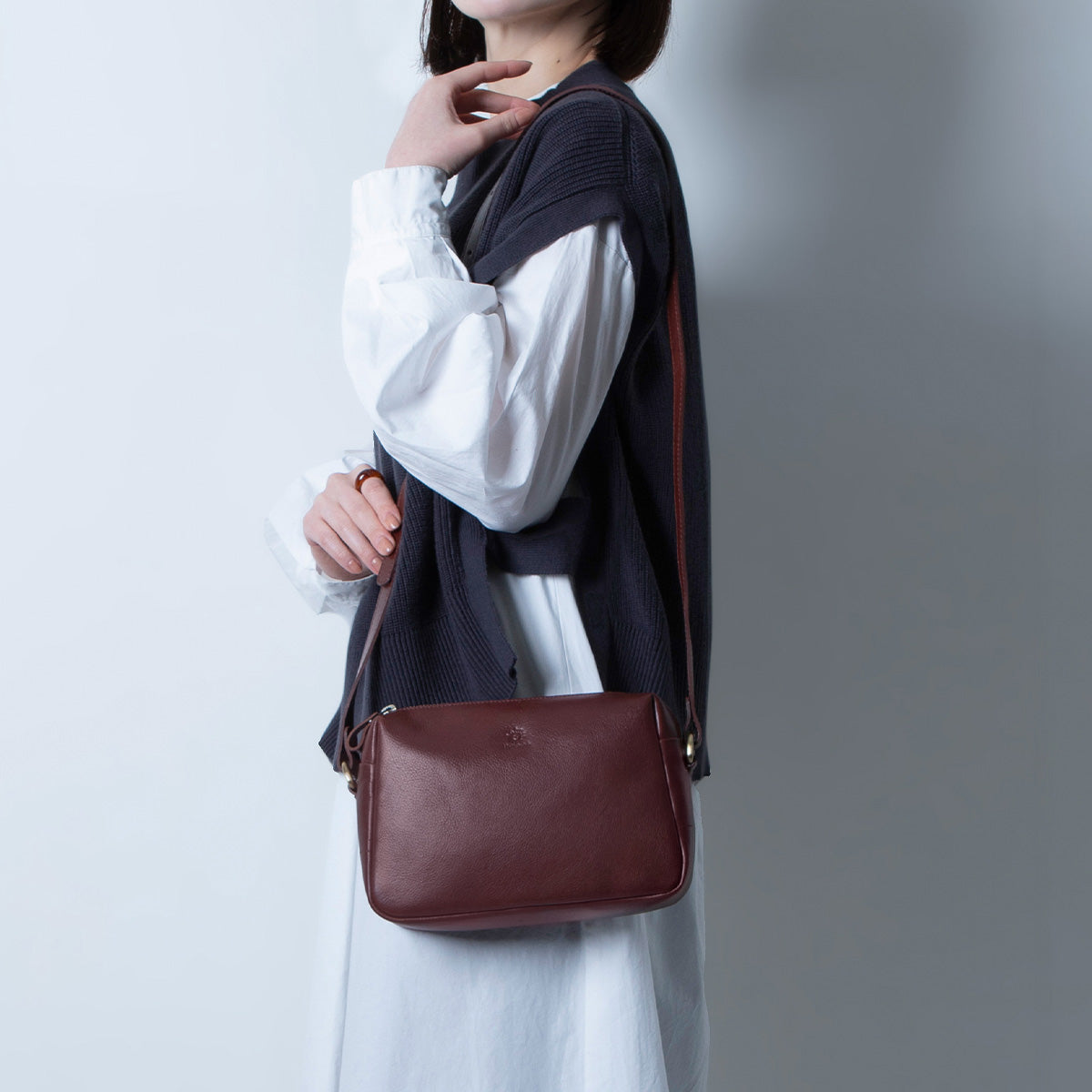 Virano mini ショルダーバッグ Mサイズ 斜めがけ Volta