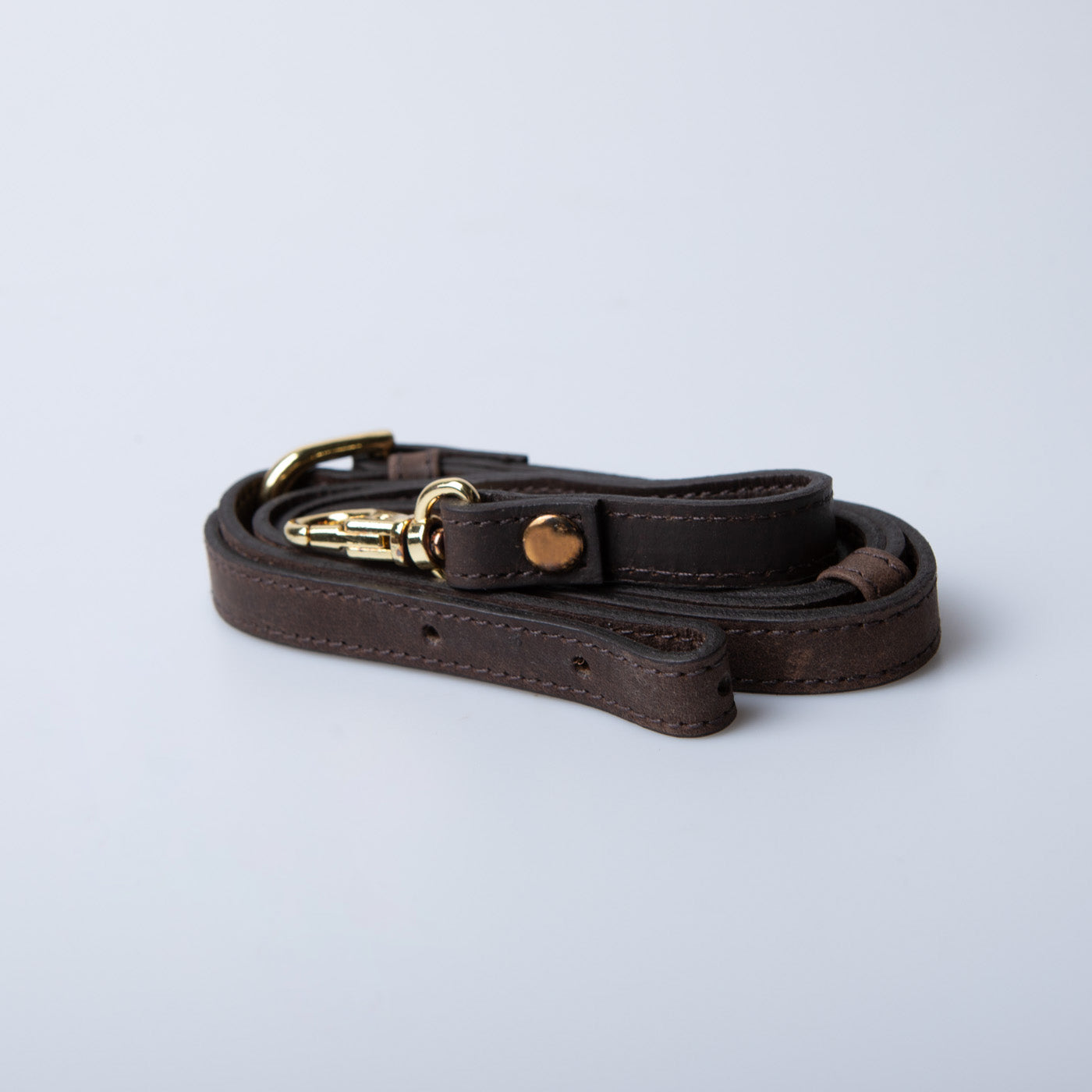 チョコレートカラーのストラップ