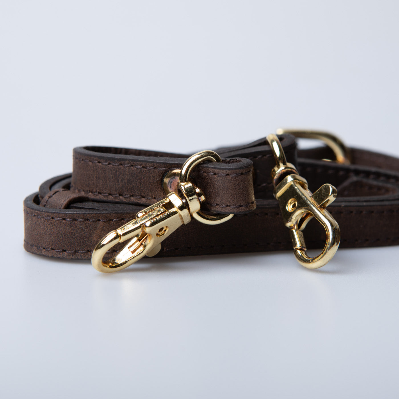 ブラウンのストラップ