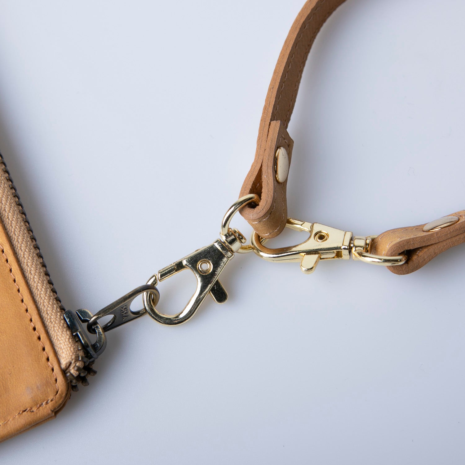 本革ストラップのレバーナスカン