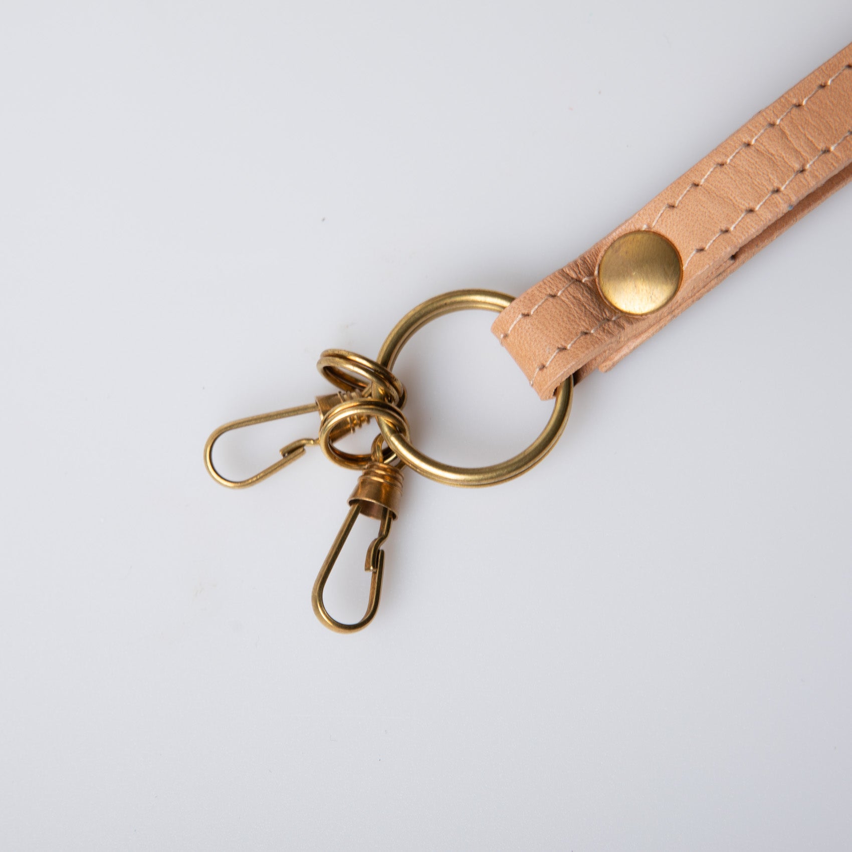ストラップ付属のナスカン金具