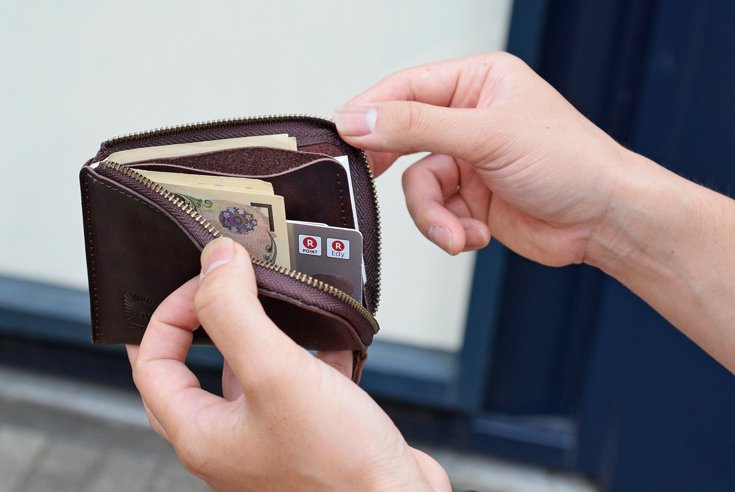 新提案】コインケースを、「小さいお財布」として使用する。│革と