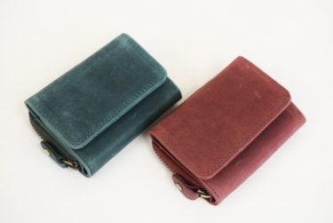 クリスマスに贈りたい「tiny」 ペア財布としてぴったりな三つ折りミニ財布！