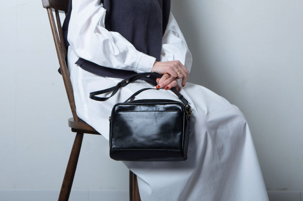 成人式・1月イベントに。フォーマルでも日常でも“浮かない”革小物の合わせ方｜Hallelujahの上質バッグ特集