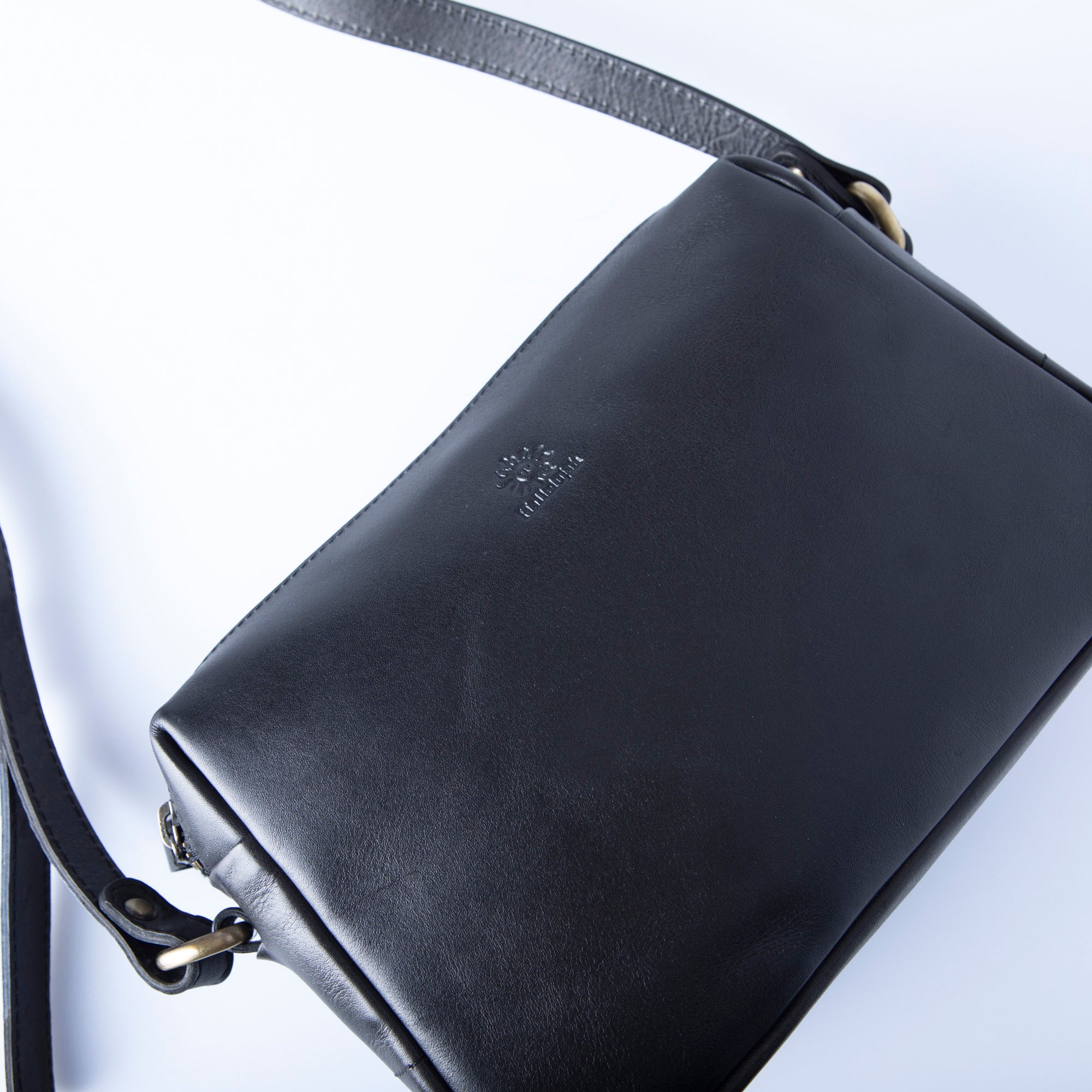 Virano ショルダーバッグ Lサイズ 斜めがけ Volta