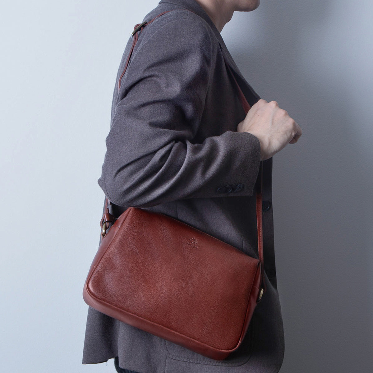 Virano ショルダーバッグ Lサイズ 斜めがけ Volta