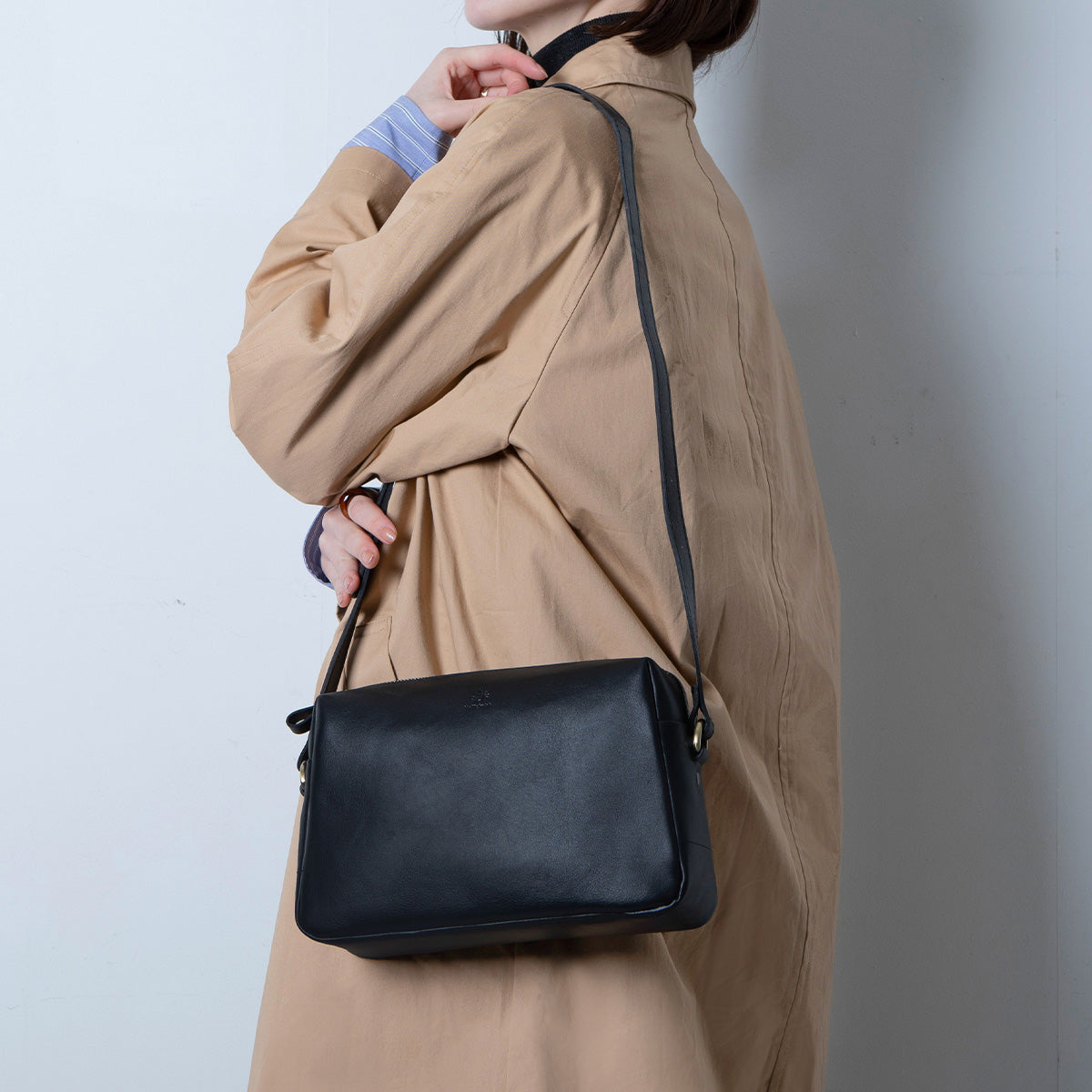 Virano ショルダーバッグ Lサイズ 斜めがけ Volta