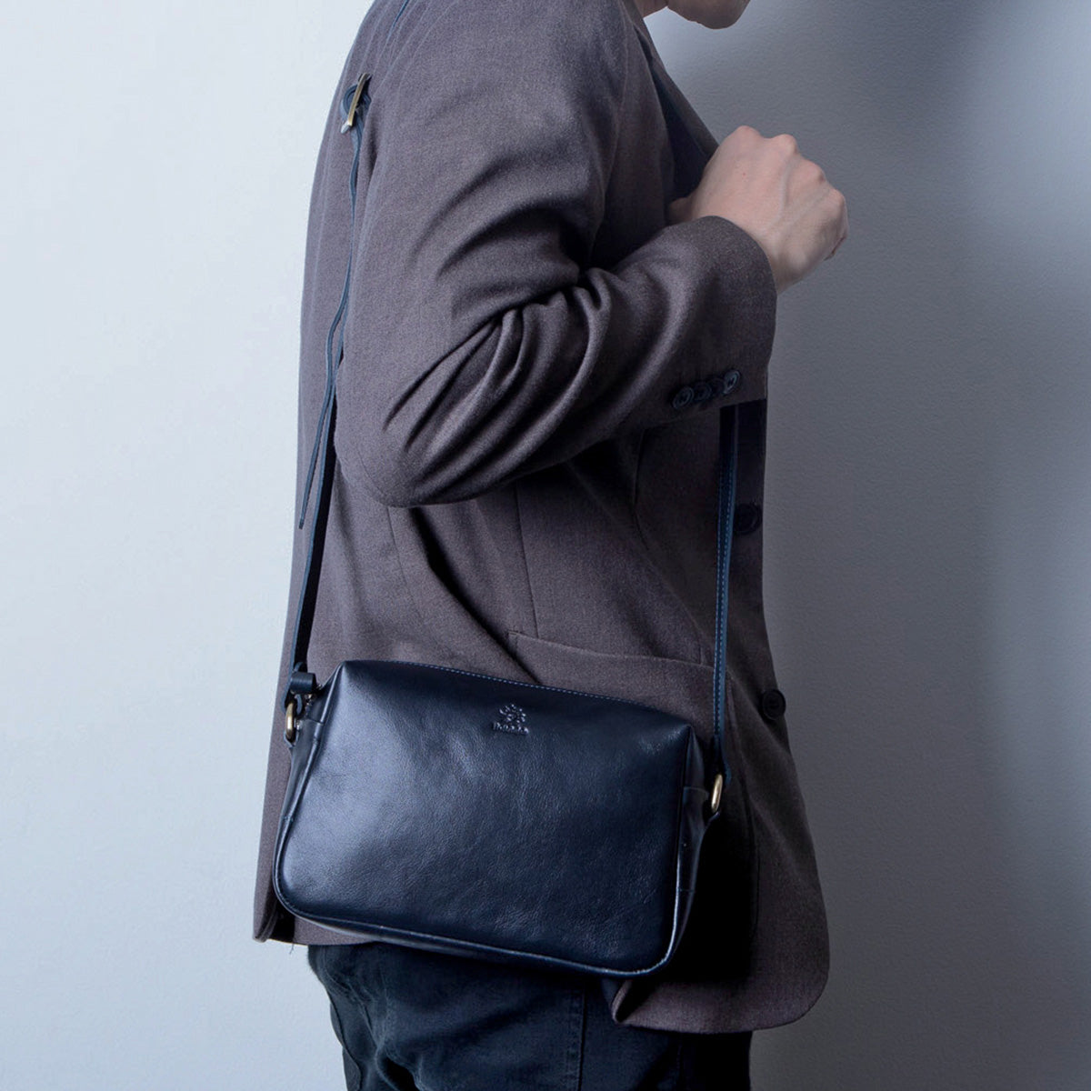 Virano mini ショルダーバッグ Mサイズ 斜めがけ Volta