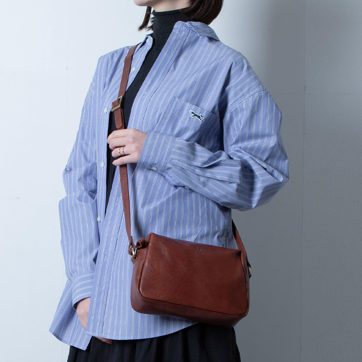 Virano mini ショルダーバッグ Mサイズ 斜めがけ Volta