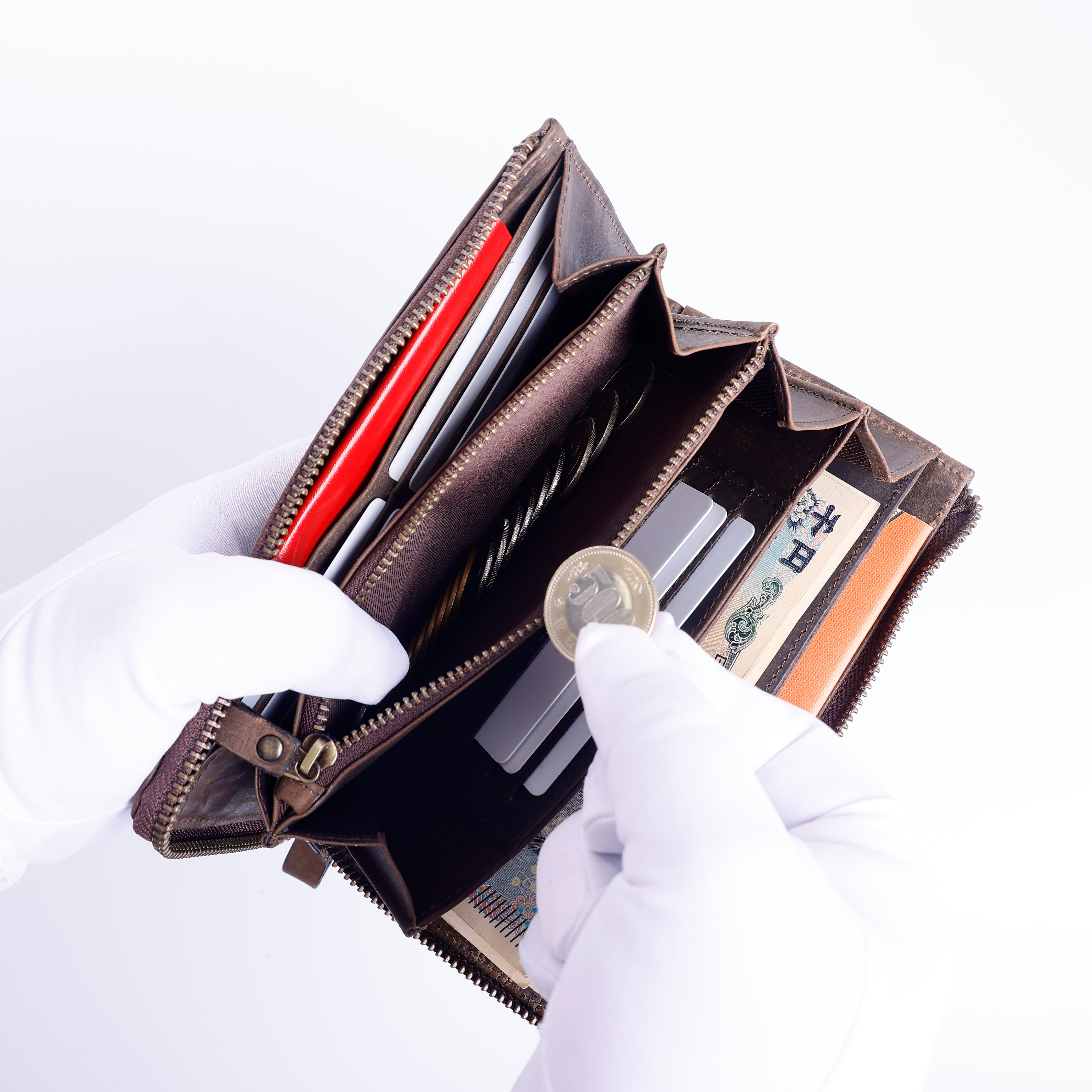 自分の部屋と同じように、空間をデザインした本格革財布 Hallelujah